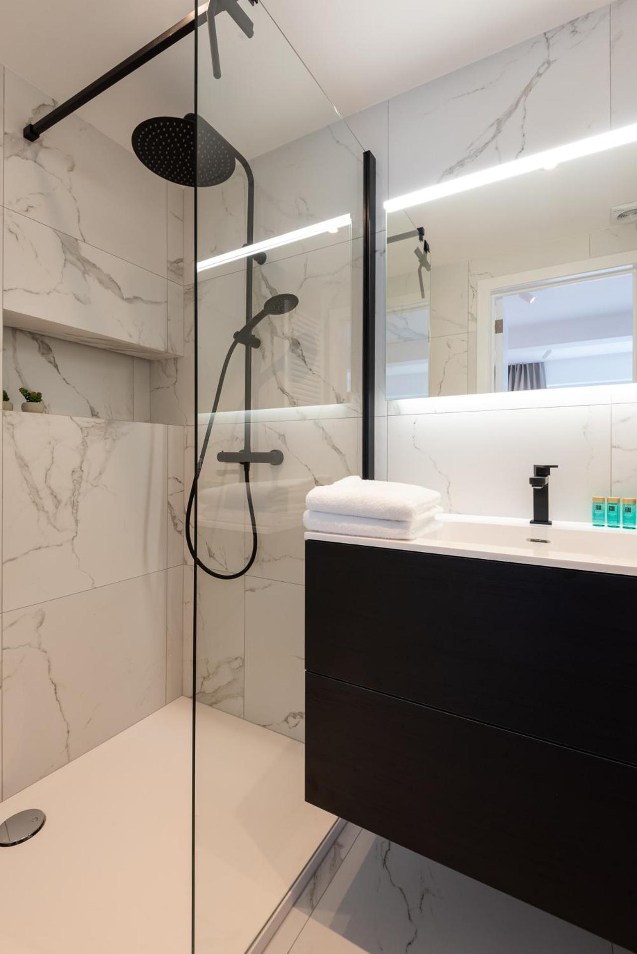 Spacious Penthouse For 8 People In The City Centre Oostende Eksteriør billede